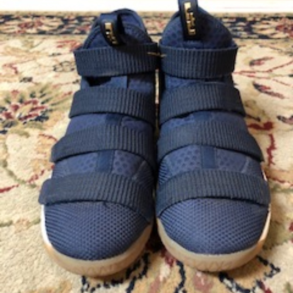 LeBron Soldier 11 Cavs